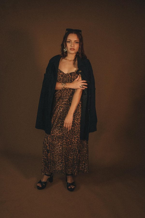 Robes léopard femme hiver : styles incontournables à découvrir